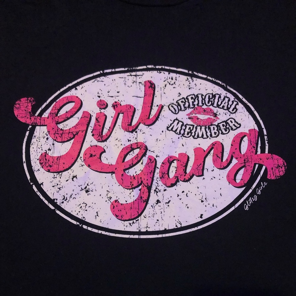 T-shirt “girl gang official member”